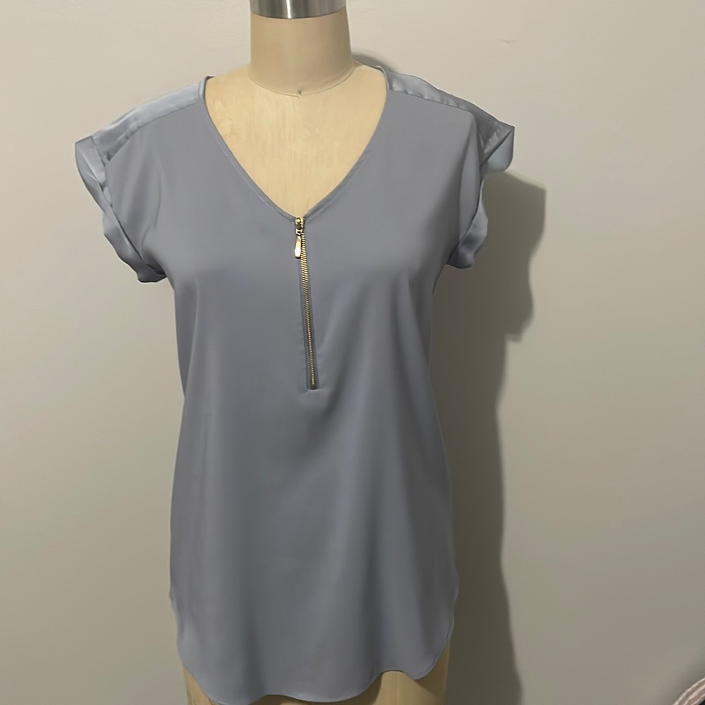 Short Sleeve V-neck Top